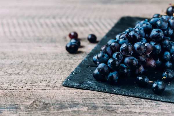 Demet taze olgun kırmızı üzüm