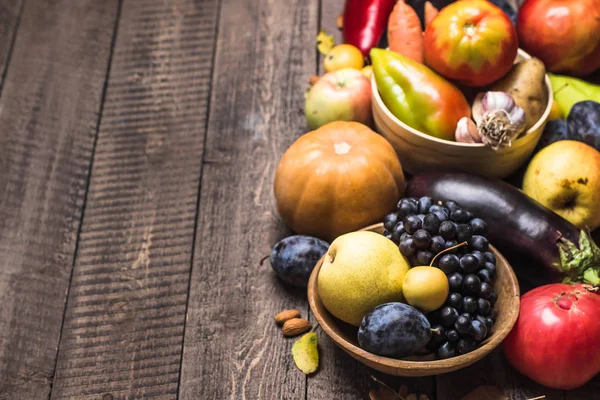 Produtos hortícolas e frutas do Outono — Fotografia de Stock