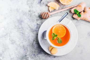 Beyaz zencefil çayı fincan 