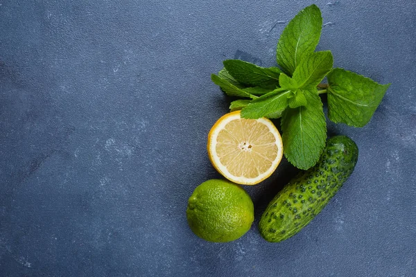 Ingredientes para agua de desintoxicación — Foto de Stock