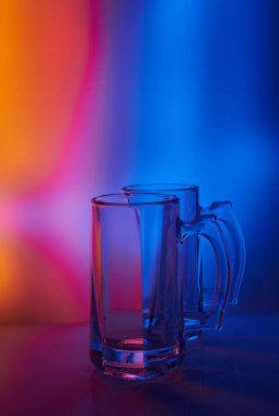 Natürmort. Cam bardağı bira