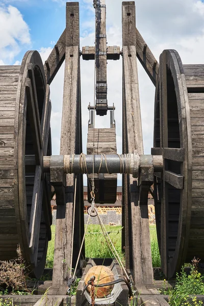 Fragment Ancient Wooden Catapult Background Fortress Walls — Stock Photo, Image