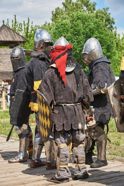 Rüstung Der Teilnehmer Des Wettbewerbs Für Die Mittelalterliche Schlacht — Stockfoto