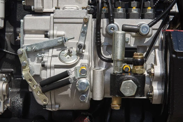 The cylinder block of an internal combustion engine with a fuel injection system