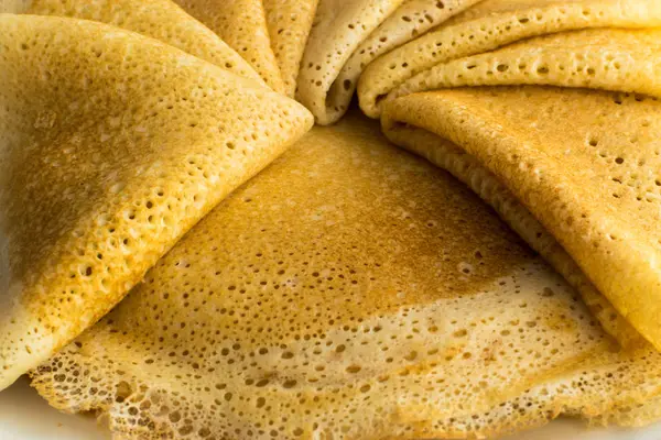 Stack av tunna pannkakor eller Crepes — Stockfoto