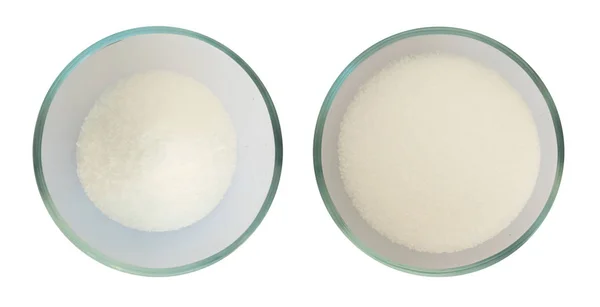Соль Белого моря в изолированной круглой чаше — стоковое фото