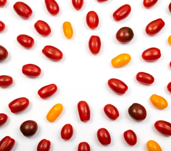 全体のトマト背景の赤と黄色少しカクテル トマトの品揃え上面とパターン — ストック写真