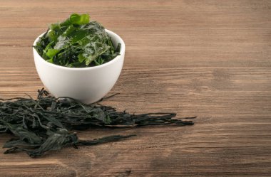 Kuru Wakame deniz yosunu