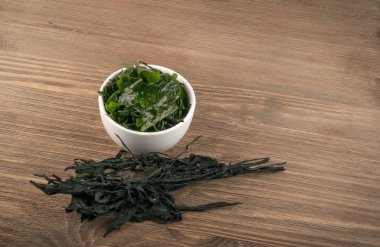 Kuru Wakame deniz yosunu