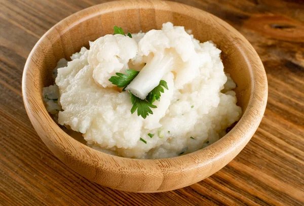 Hausgemachtes Blumenkohl-Püree oder Colcannon mit Kohlpüree — Stockfoto