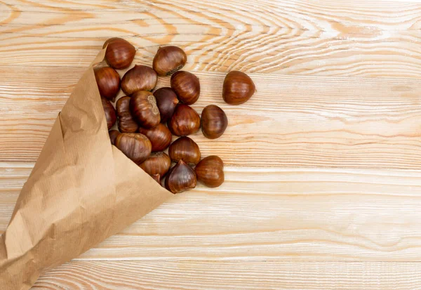 Castanhas doces comestíveis, Outono saudável e comida de Natal — Fotografia de Stock