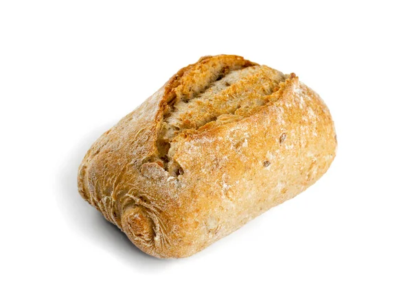 Domácí tradiční chléb na bílém pozadí — Stock fotografie