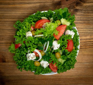 Yunan Salatası, Horiatiki veya Feta Peynirli Köy Salatası