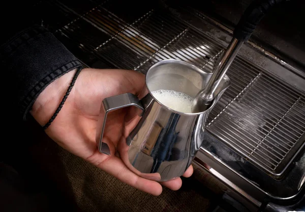 Making coffee in coffeeshop or cafe closeup — Stock Photo, Image