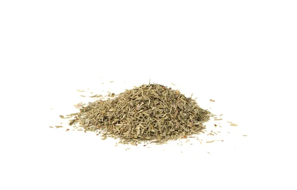 Espalhada pilha de tomilho seco isolado em fundo branco — Fotografia de Stock