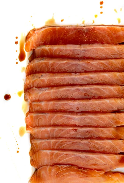 Potongan tipis Fillet Salmon Mentah Terisolasi di Latar Belakang Putih — Stok Foto