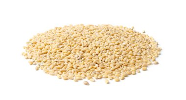 İnci Arpa Yığını Beyaz Arkaplanda Yakından İzole Edildi