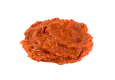 Dolmalık biber, patlıcan ve yağdan yapılan ayvar veya pindjur portakallı sebze. Marinara sosu, salsa, chutney ya da lutenica yakından izole edilmiş.