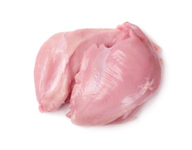 Beyaz arka planda çiğ hindi filetosu izole edilmiş. Pişmemiş hindi eti nugget ya da escalope için.