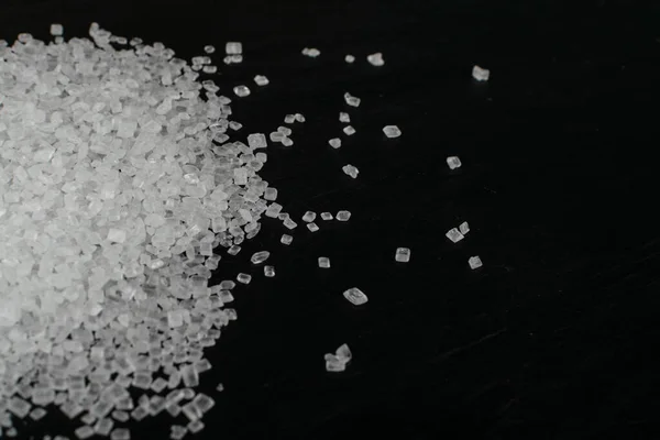 Siyah Arka Planda Büyük Şeker Kristalleri Yakın Plan Sukroz Kristalleri — Stok fotoğraf