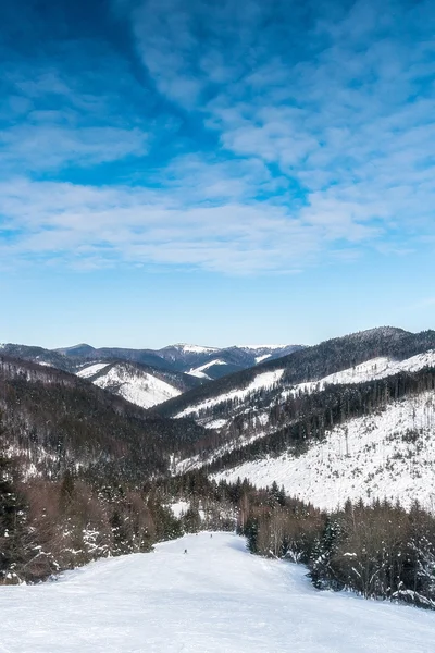 Vista do topo da área de esqui — Fotografia de Stock
