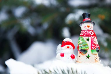 Kardan adam oyuncak bir Ladin