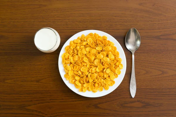 Corn flakes and milk — Stock Photo, Image