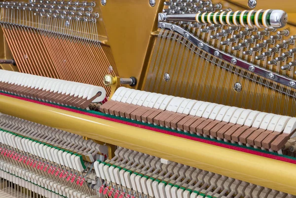 Intérieur d'un piano — Photo