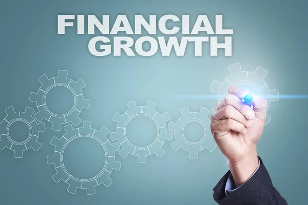 Empresario dibujando en pantalla virtual. concepto de crecimiento financiero — Foto de Stock