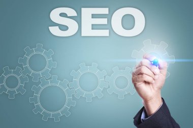 Sanal ekran üzerinde çizim iş adamı. SEO kavramı