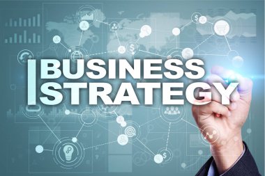 İş stratejisi kavramı sanal ekran üzerinde.