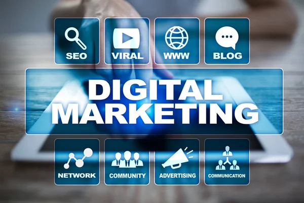 Digitální marketingové koncepce technologií. K Internetu. Online. SEO. SMM. reklama. — Stock fotografie