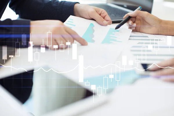 Ábrák és grafikonok. Üzleti stratégia, az adatelemzés, a pénzügyi növekedés fogalma. — Stock Fotó