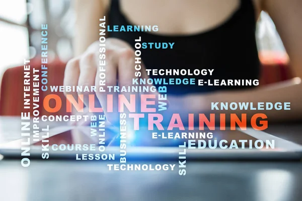 Онлайн-навчання на віртуальному екрані. Концепція освіти. Хмара слів . — стокове фото