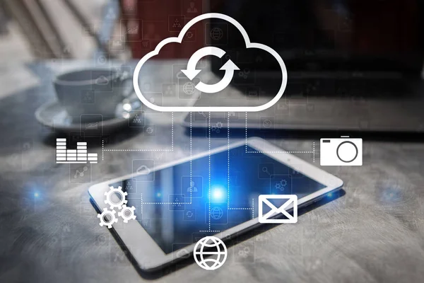 Cloud-Technologie. Datenspeicherung. Netzwerk- und Internet-Service-Konzept. — Stockfoto