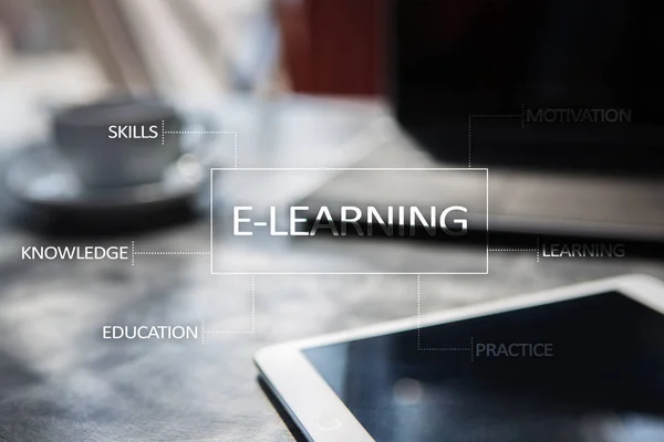 E-Learning en la pantalla virtual. Concepto de educación en Internet . — Foto de Stock