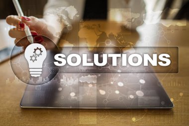 İş çözümleri kavramı sanal ekrandaki.