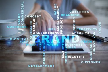 Marka kavramı sanal ekran üzerinde. İş kavramı. Kelime bulutu.