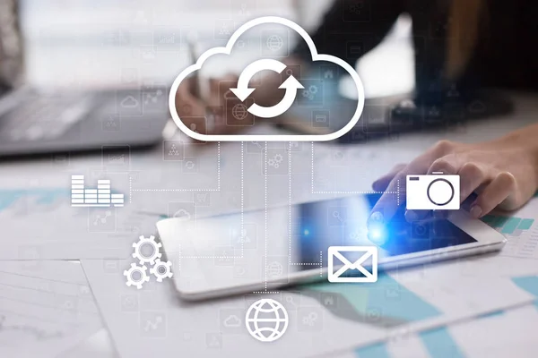 Cloud technologie. Gegevensopslag. Netwerken en internet dienstverleningsconcept. — Stockfoto