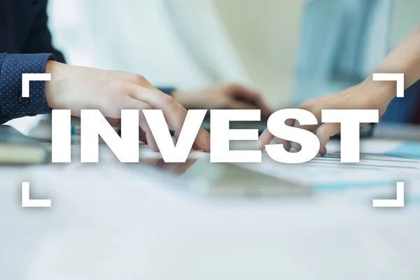 Invest. Return on investment. Financial growth. Technology and business concept. — Stock Photo, Image