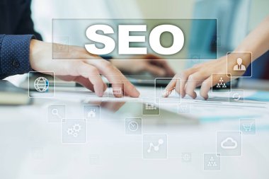 sanal ekran doğum SEO. İş, teknoloji ve internet kavramı.