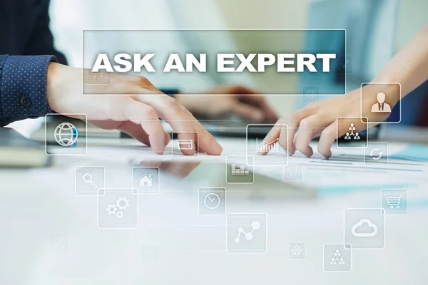 Fragen Sie einen Experten auf virtuellem Bildschirm. Geschäfts-, Technologie- und Internetkonzept. — Stockfoto