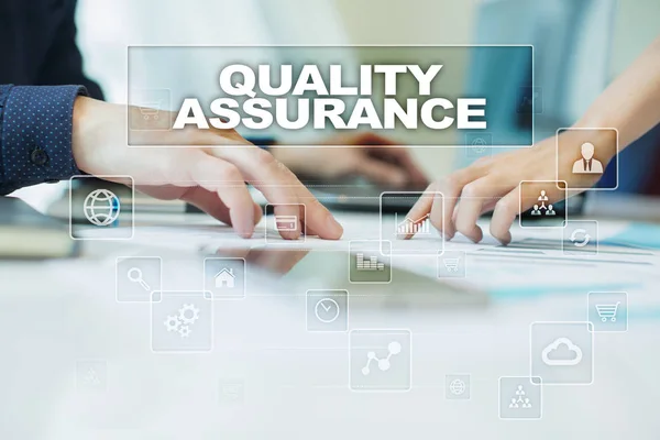 Quality assurance on virtual screen. Business, technology and internet concept. — Stock Photo, Image