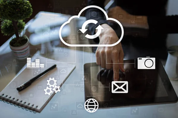 Cloud technologie. Gegevensopslag. Netwerken en internet dienstverleningsconcept — Stockfoto