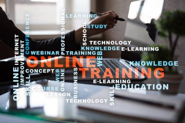 Çevrimiçi eğitim sanal ekran üzerinde. Eğitim kavramı. Kelime bulutu