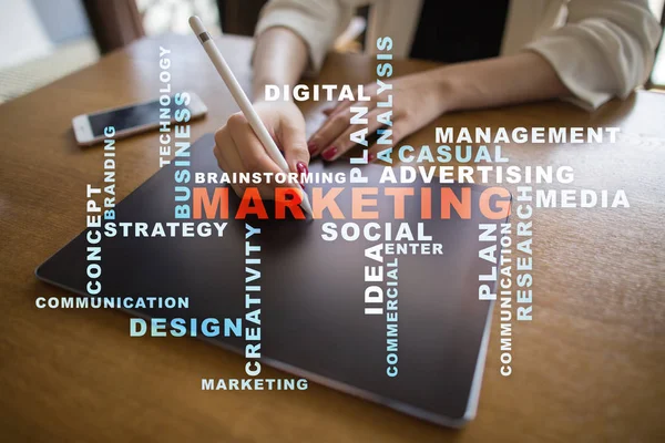Concepto de negocio de marketing en la pantalla virtual. Palabras nube — Foto de Stock