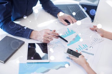 Metin, sanal ekran arka plan ile kutsal kişilerin resmi için şablon. İş kavramı.