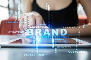 Marka kavramı sanal ekran üzerinde. İş kavramı. Kelime bulutu.