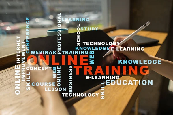 Szkolenia online na ekranie wirtualnych. Koncepcja edukacji. Chmura słów. — Zdjęcie stockowe