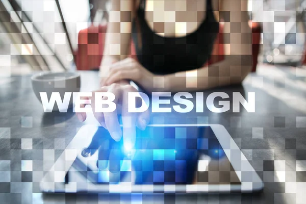 Web design en ontwikkeling concept op het virtueel scherm — Stockfoto